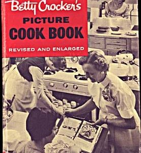 Betty Crocker's Picture Cook Book Revised and Enlarged (2)
