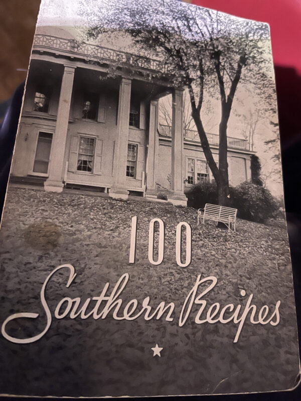 Hundred Recipes from the Old South, 1938, Bessie Randall Murphy, National Association of Margarine Manufacturers
